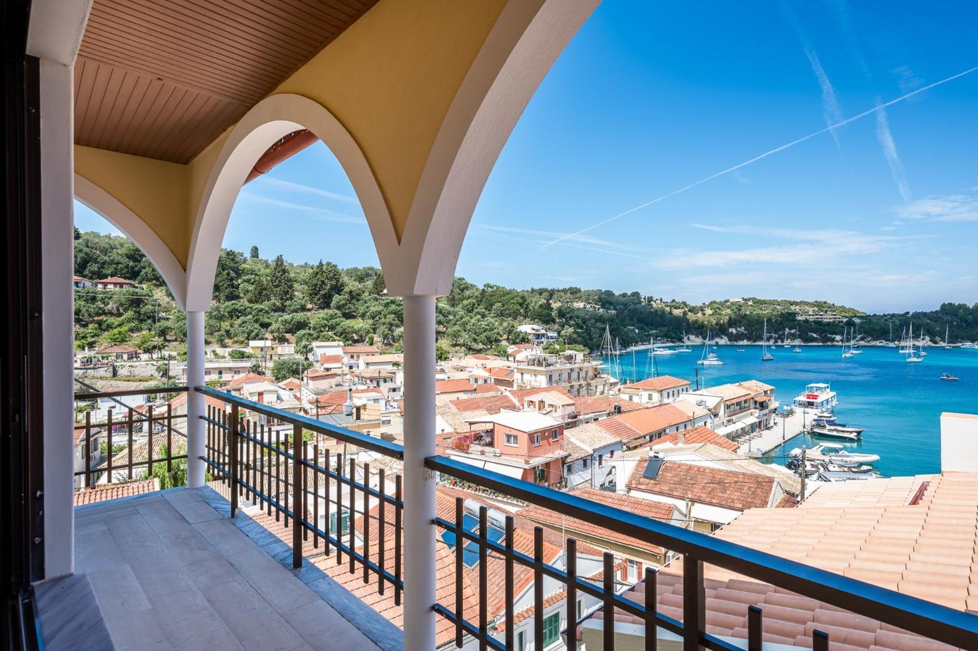 Agaloula Centrally Located Apartments, Lakka Екстериор снимка