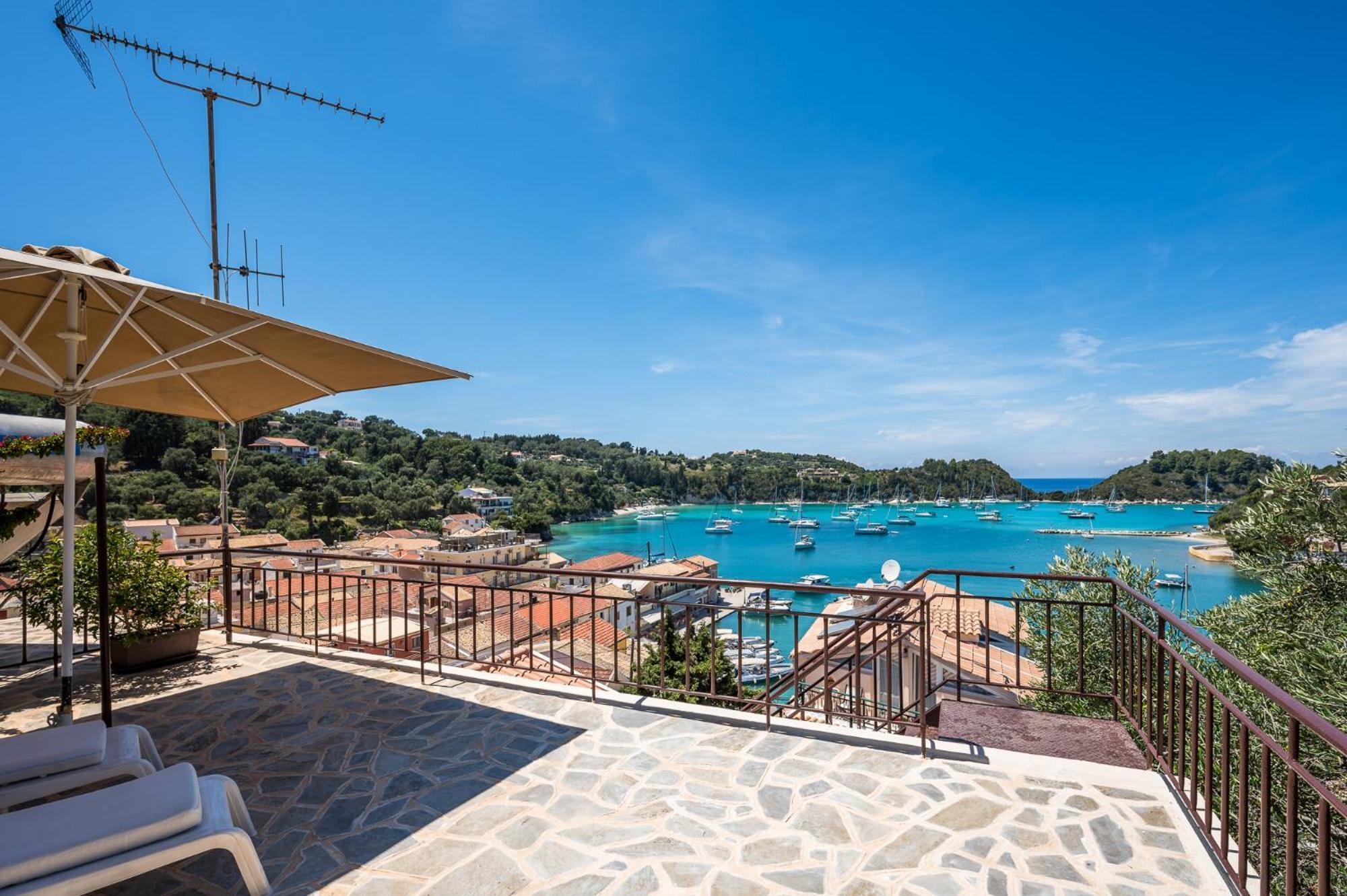 Agaloula Centrally Located Apartments, Lakka Екстериор снимка