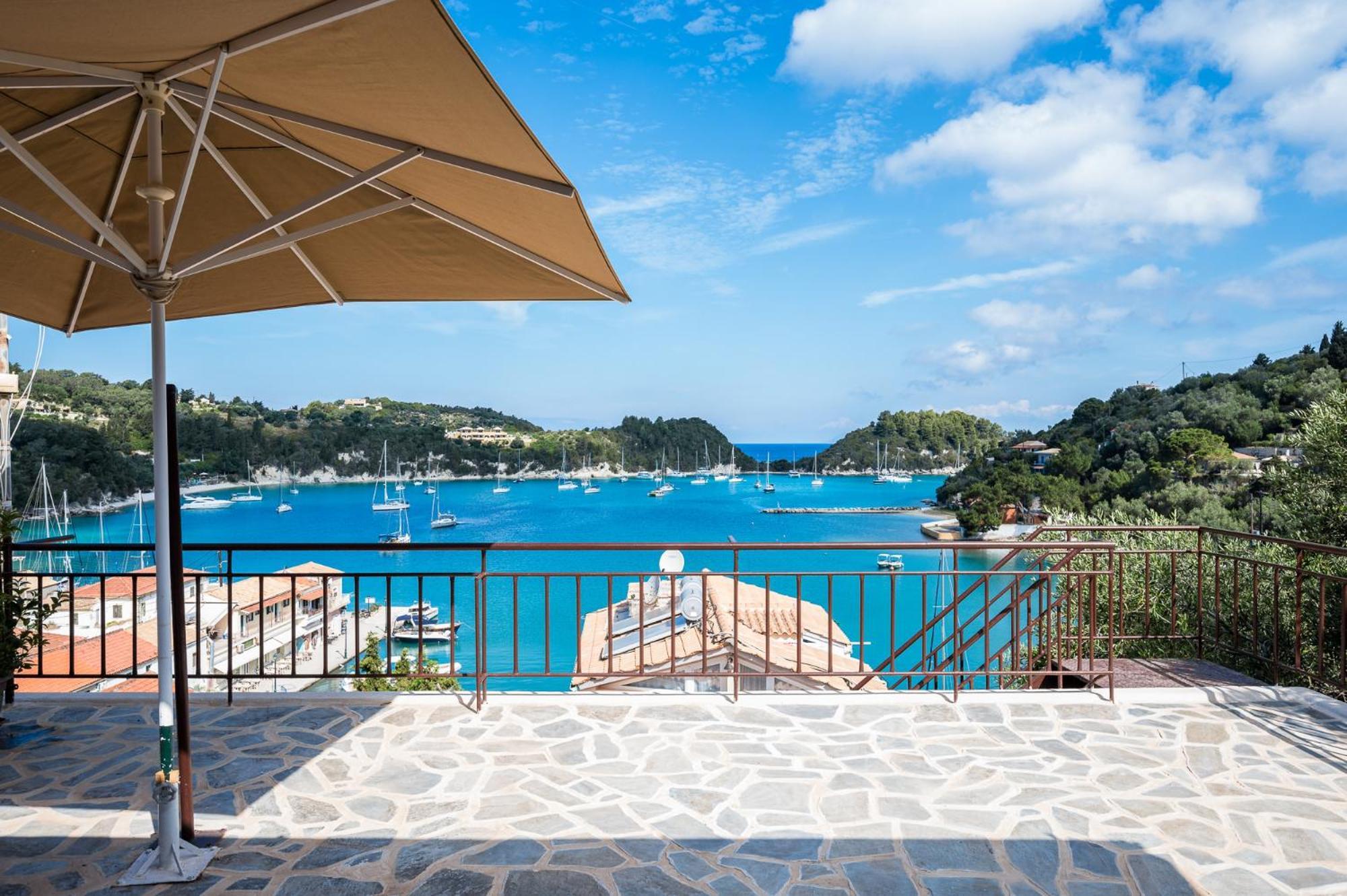 Agaloula Centrally Located Apartments, Lakka Екстериор снимка