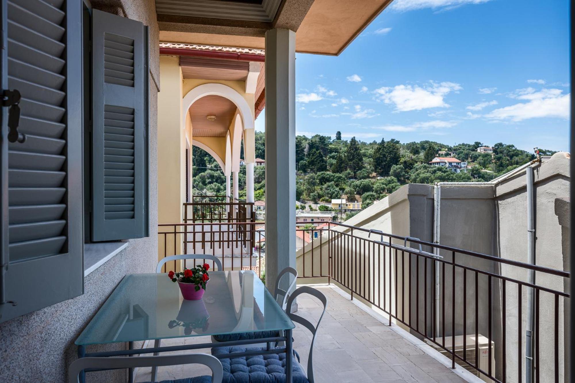 Agaloula Centrally Located Apartments, Lakka Екстериор снимка