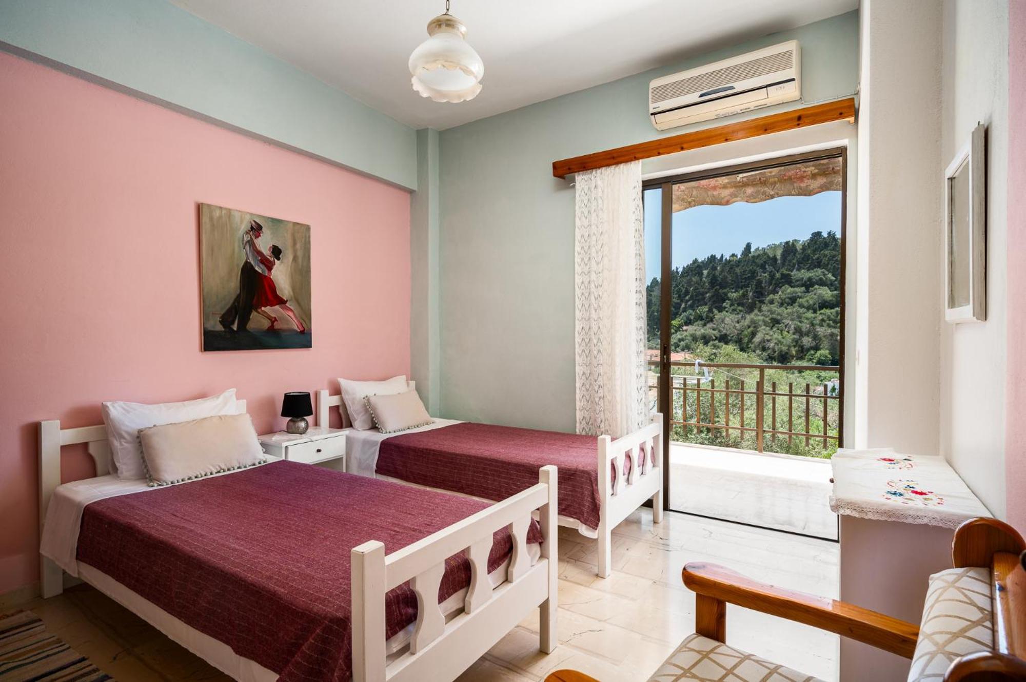 Agaloula Centrally Located Apartments, Lakka Екстериор снимка