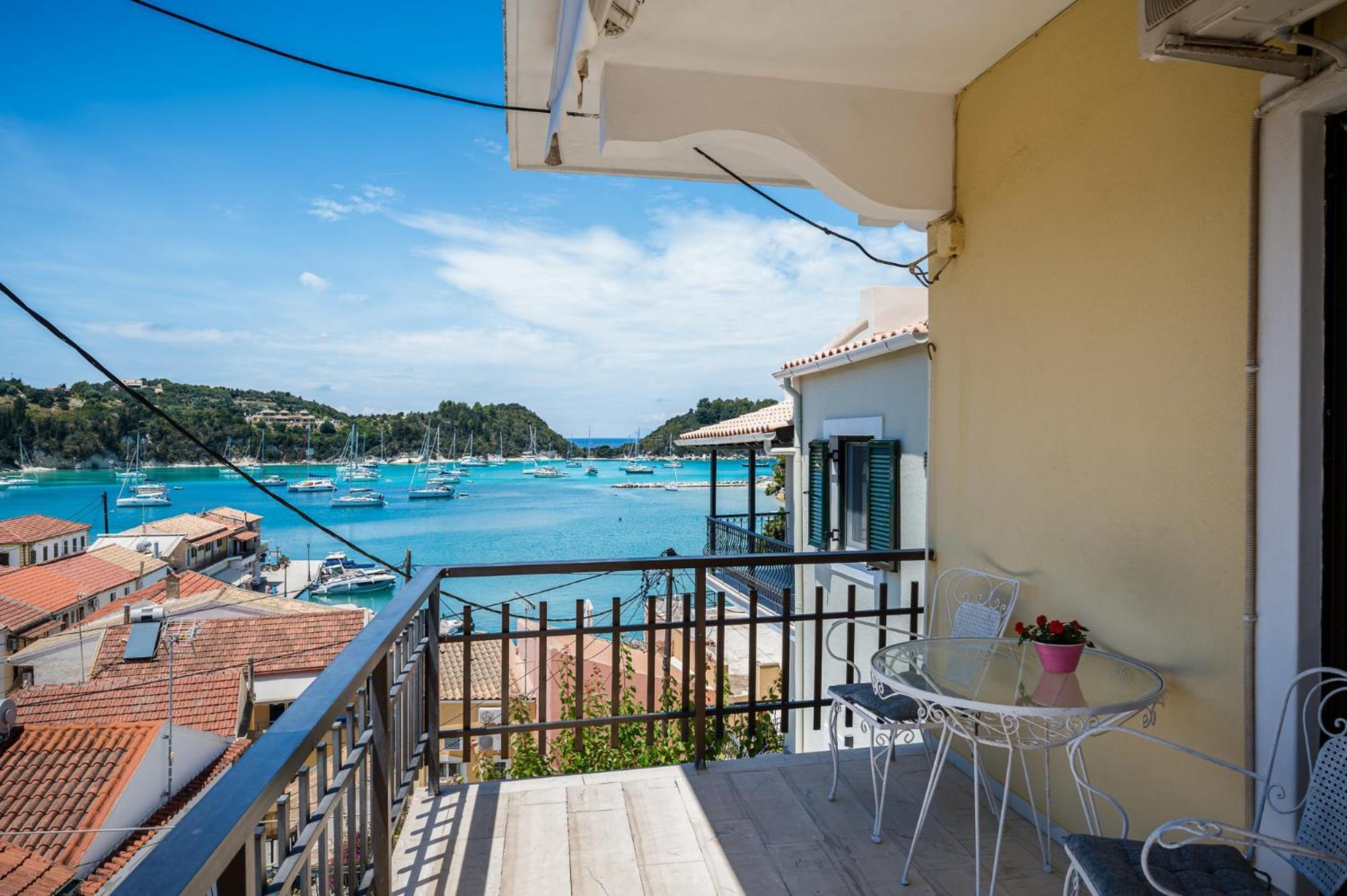 Agaloula Centrally Located Apartments, Lakka Екстериор снимка