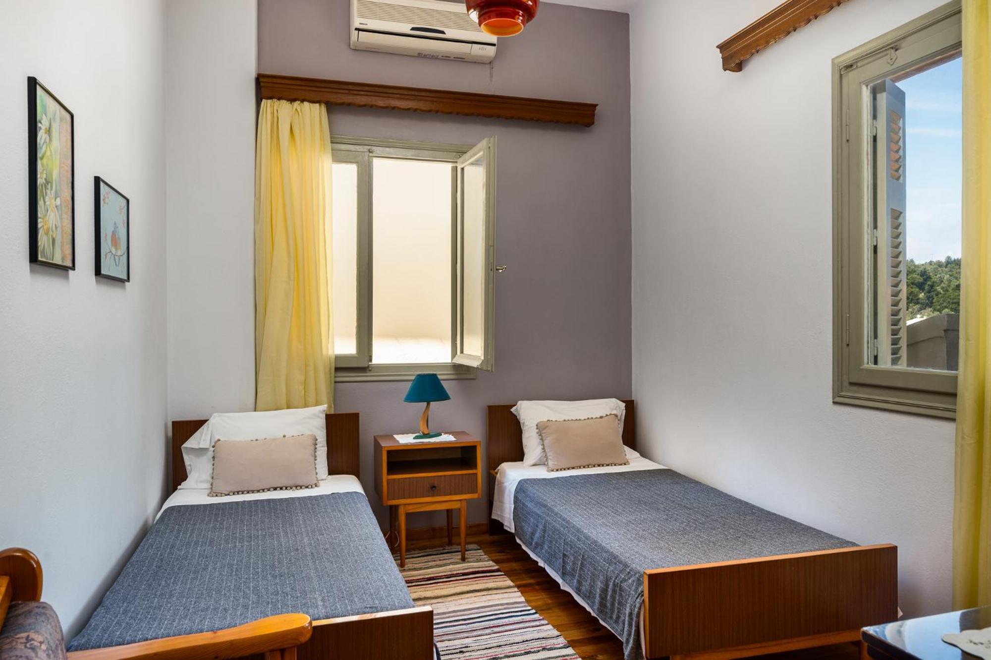 Agaloula Centrally Located Apartments, Lakka Екстериор снимка