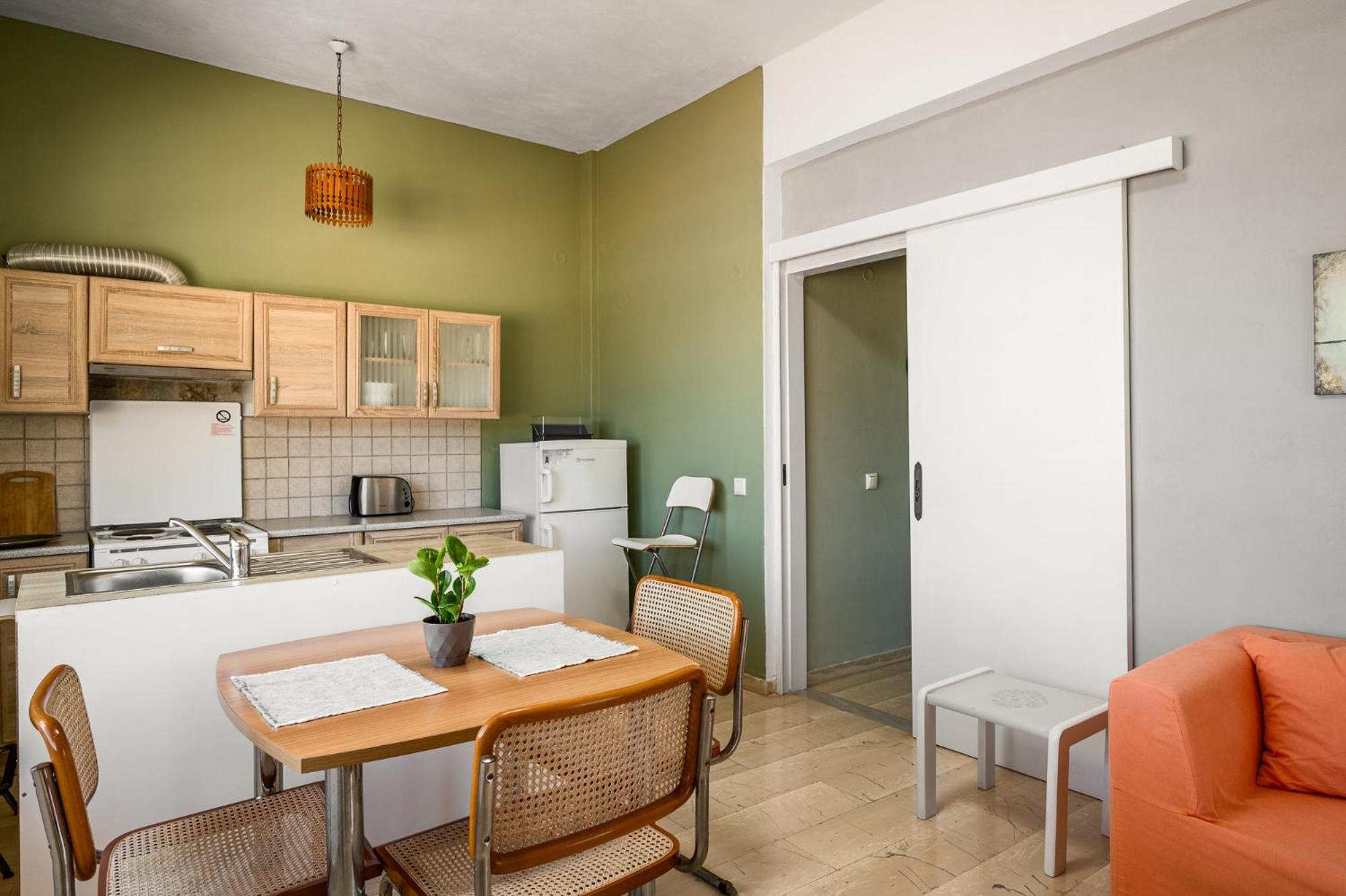 Agaloula Centrally Located Apartments, Lakka Екстериор снимка